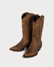 Cargar imagen en el visor de la galería, Pair of Hannah Wood women's western boots