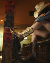 Load image into Gallery viewer, Mezcal True Gold