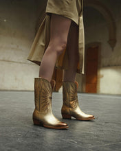 Load image into Gallery viewer, Mezcal True Gold