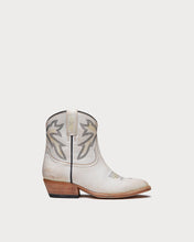 Cargar imagen en el visor de la galería, White western ankle boots