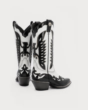 Load image into Gallery viewer, Hannah Black &amp; White
