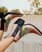 Cargar imagen en el visor de la galería, Chiara Electric Rose
