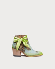Cargar imagen en el visor de la galería, Animal Print Boots - Mezcalero Boots
