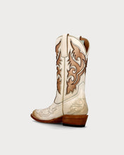 Cargar imagen en el visor de la galería, Jude Western Rose
